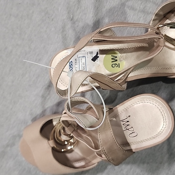 NWT Impo #tan/beige heels size 9W - Picture 7 of 9
